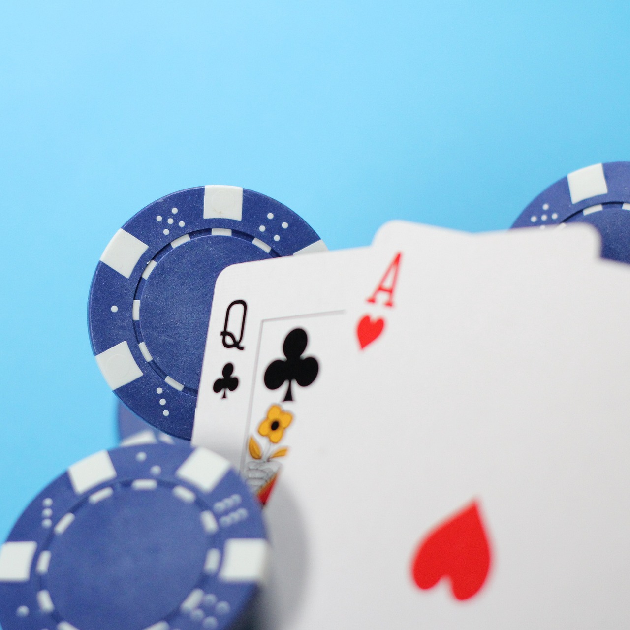 Texas Holdem Starting Hands Chart Guide 2026 - poker cards chips strategy table